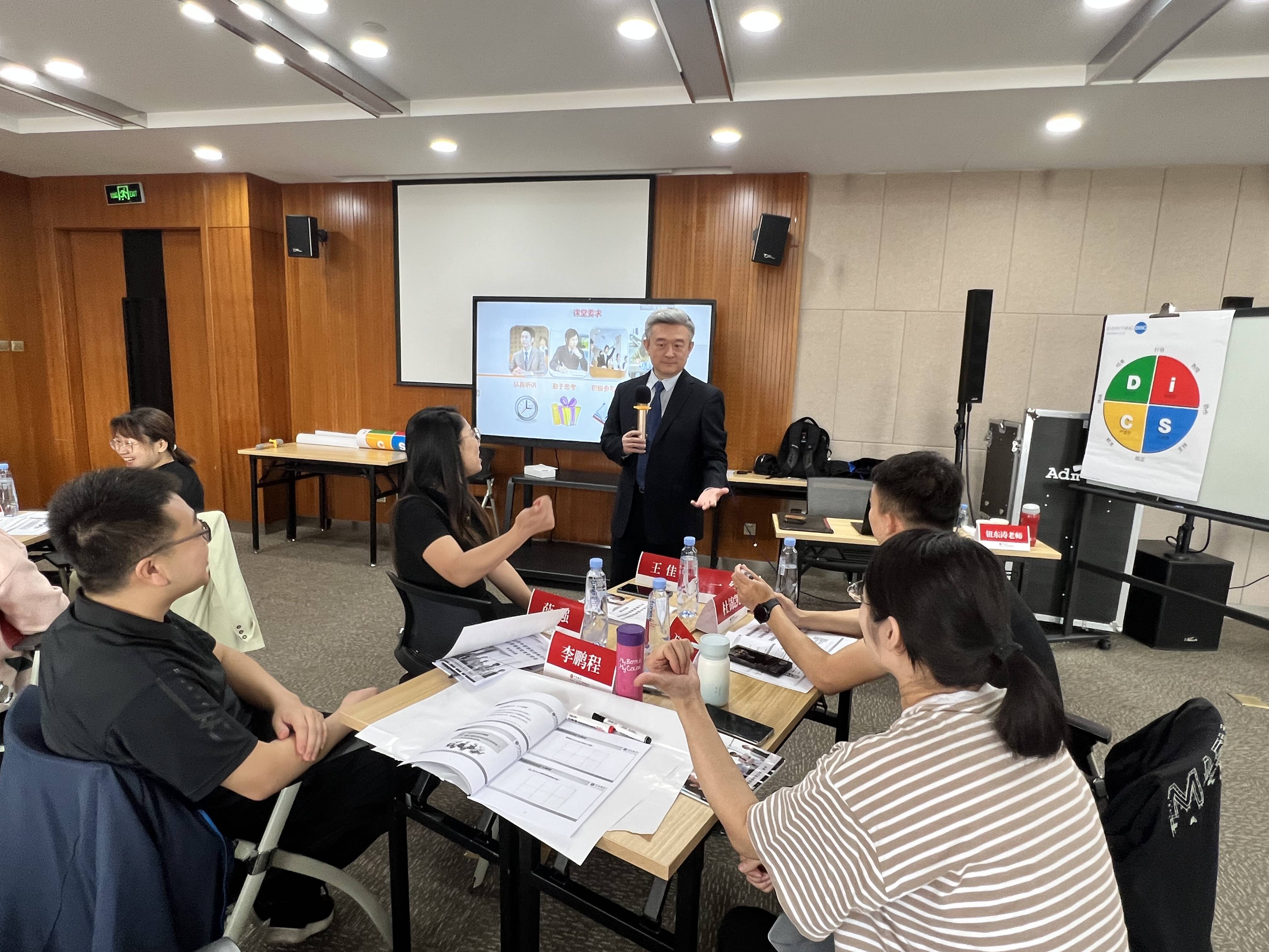 爱游戏体育-广东队备战迅猛，五人团队协作
