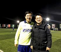 皇马主席佩雷斯宣布重新组建球队，引发球迷期待